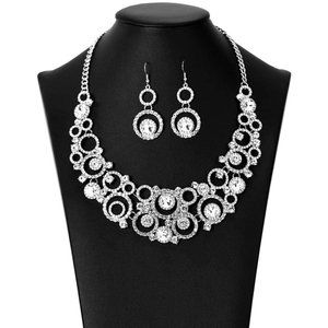 Beautiful silve and white rhinestone Zi necklace 2022 Jennifer